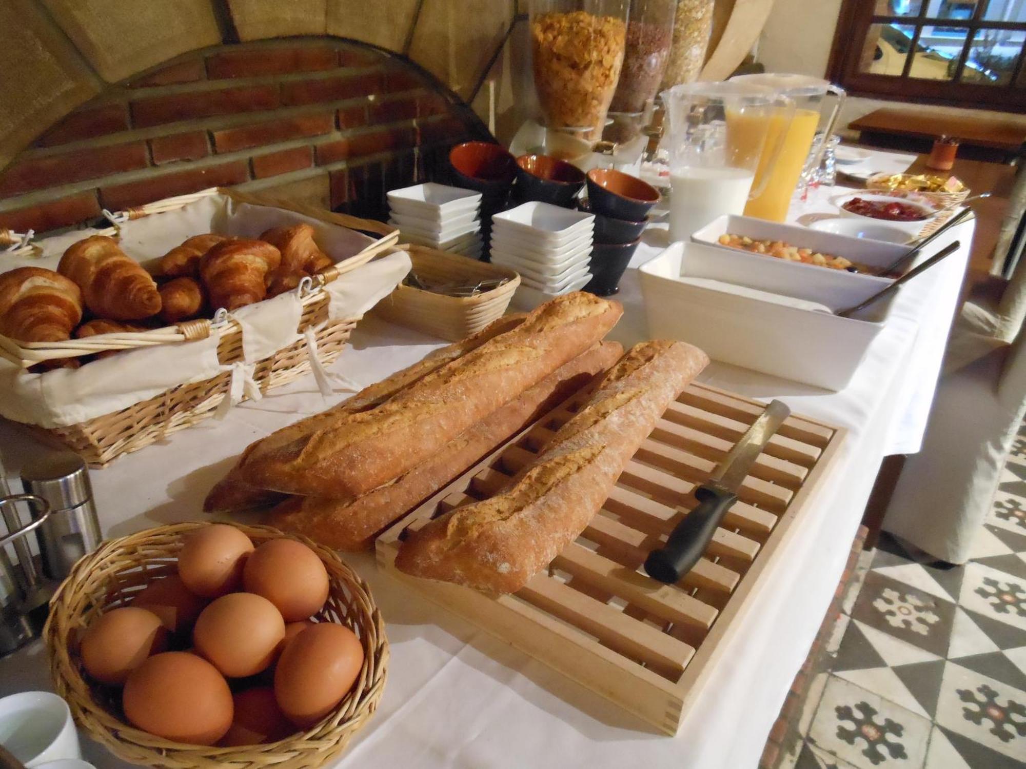 Logis - Hotel Restaurant L'Ecu De France Malesherbes Екстериор снимка